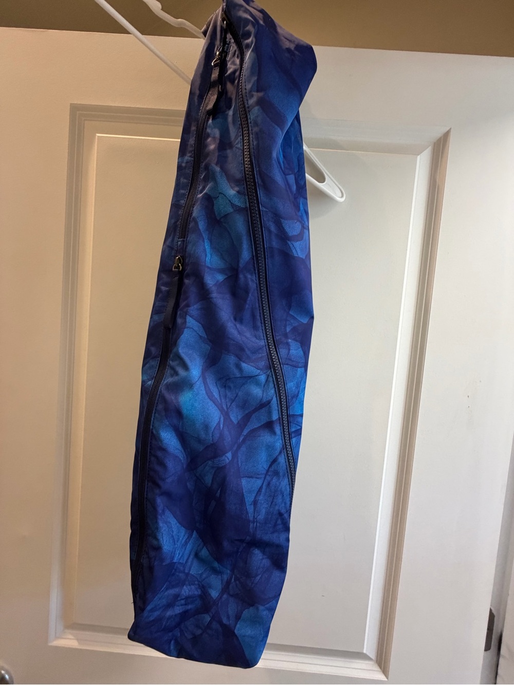 lululemon athletica Blue Patterned yoga mat Bag